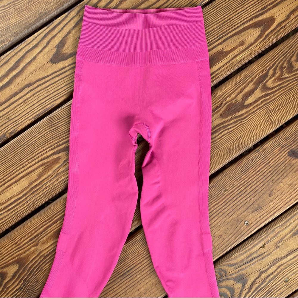 Lululemon Zone In Tight Raspberry 2 Xs - image 3